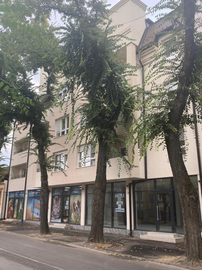 Apartman Mdb Lux Szabadka Kültér fotó